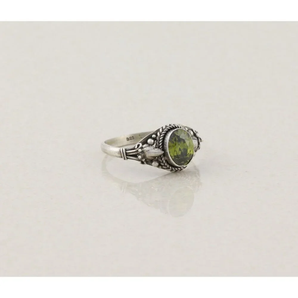 Sterling Silver Green Cubic Zirconia Ring Size 9 1/4 - Picture 7 of 7